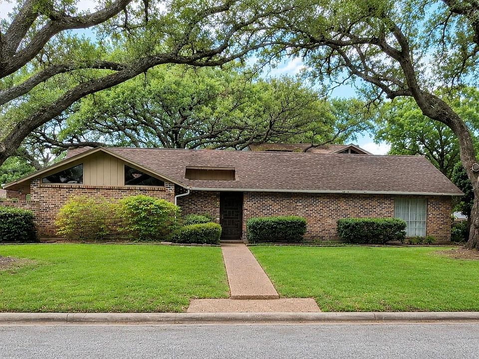 1st image of 2721 Oak Dr