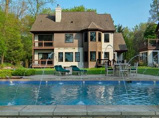 15968 Lake Ave, Union Pier, MI 49129