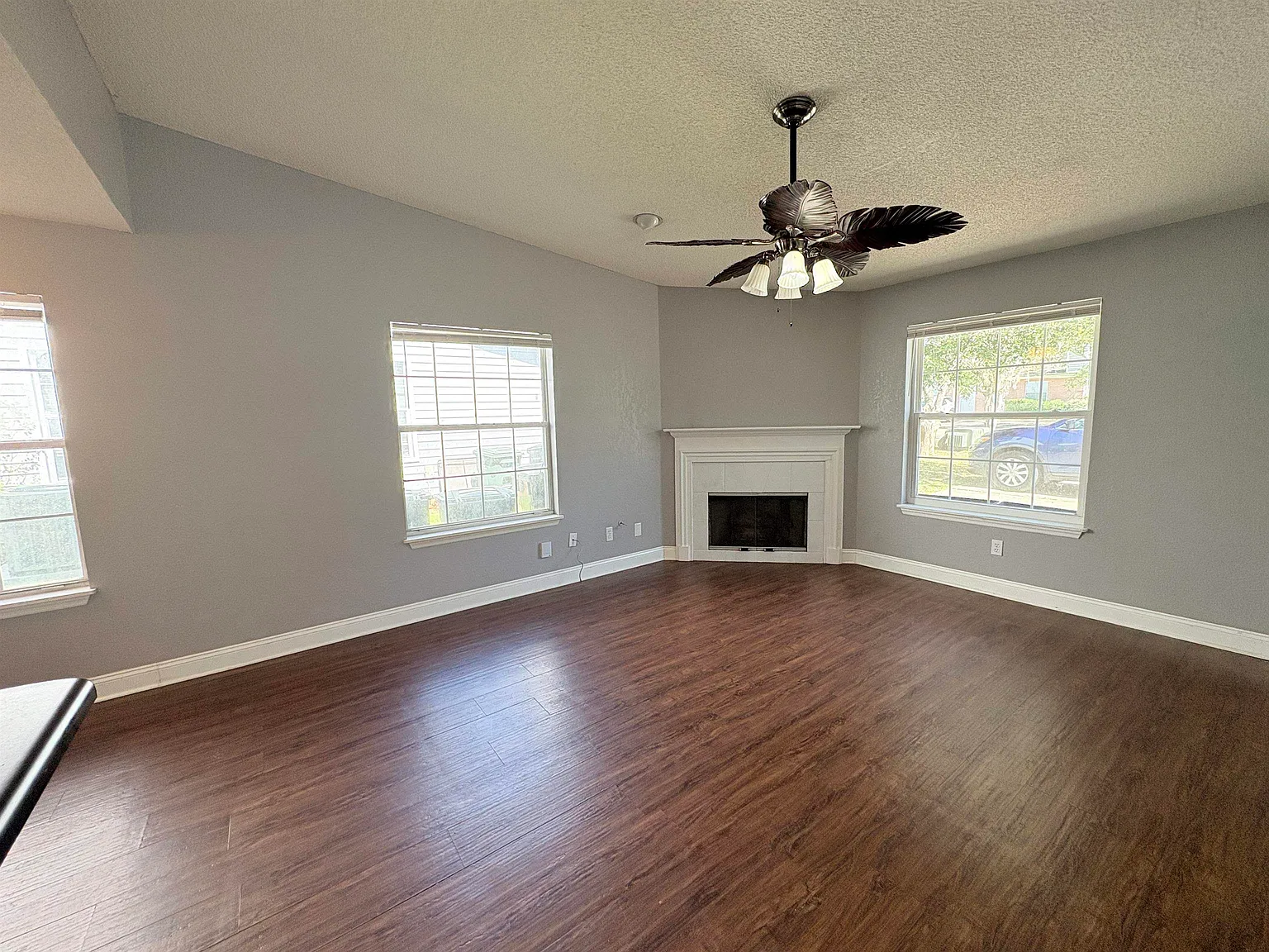 3 bed, 2.0 bath, 1188 sqft, $1,550 — Photo 4