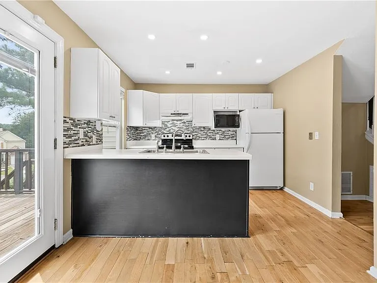 2266 Oak Glenn Cir — Photo 14
