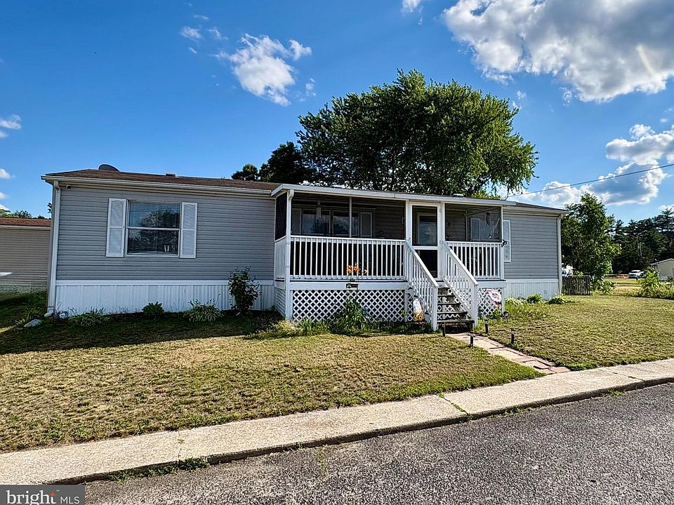 1st image of 18 McKinley Dr