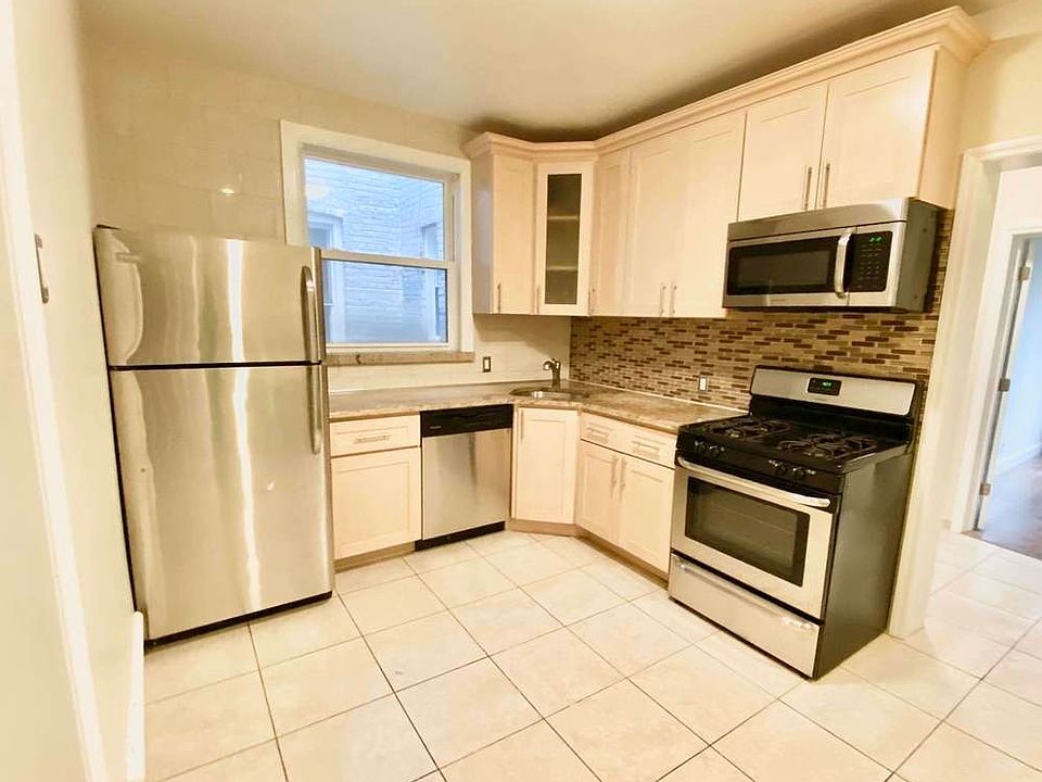 1st image of 36-12 Ditmars Blvd #2R