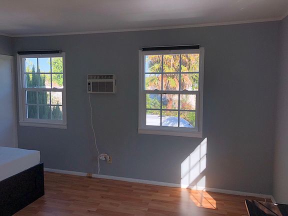 5th image of 9057 Hubbard St