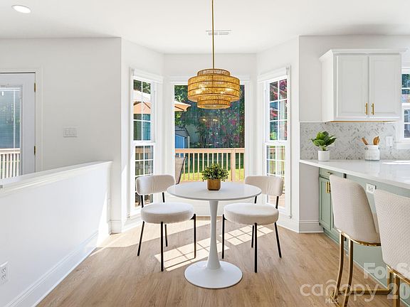 5th image of 1125 Sunnyview Cres