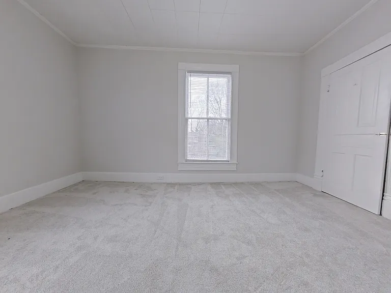 304 Oakwood St — Photo 16