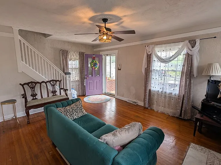 1444 Woodland Ave — Photo 6