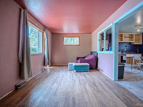 3rd image of 623 Winona Court