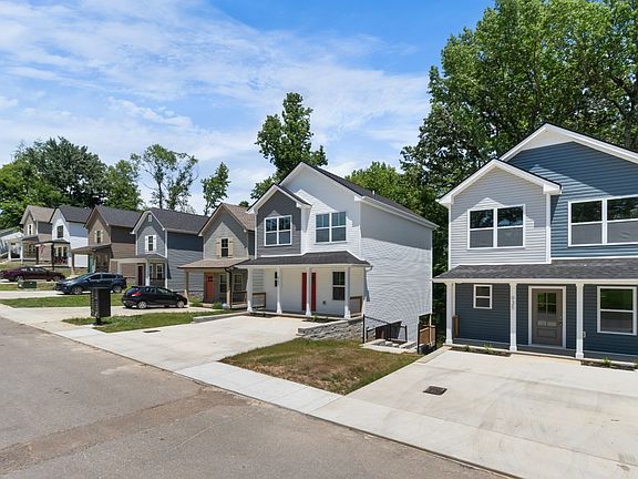 4th image of 933 Oak Ln Lot 6A