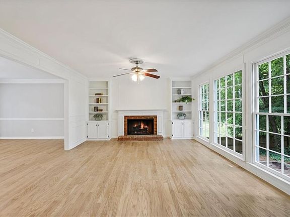 3rd image of 153 Lakeside Dr