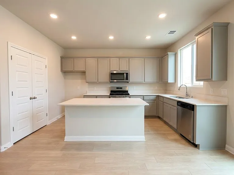8311 Springsteen Dr #318 — Photo 10