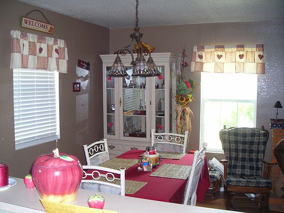 3rd image of 598 Avenue M
