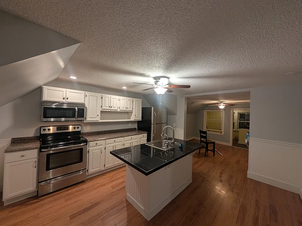 268 Main St #2B