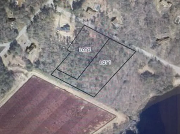 2 Bishop Rd, Rochester, MA 02770