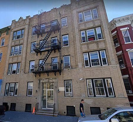 2nd image of 384 Baldwin Ave APT 6