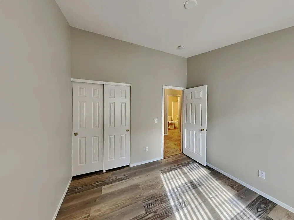 7037 Overhill Ave — Photo 1