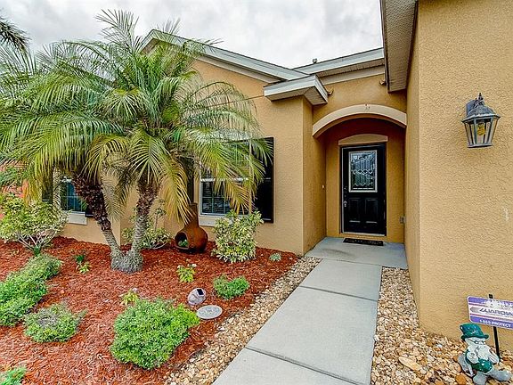 3rd image of 1304 Parker Den Dr
