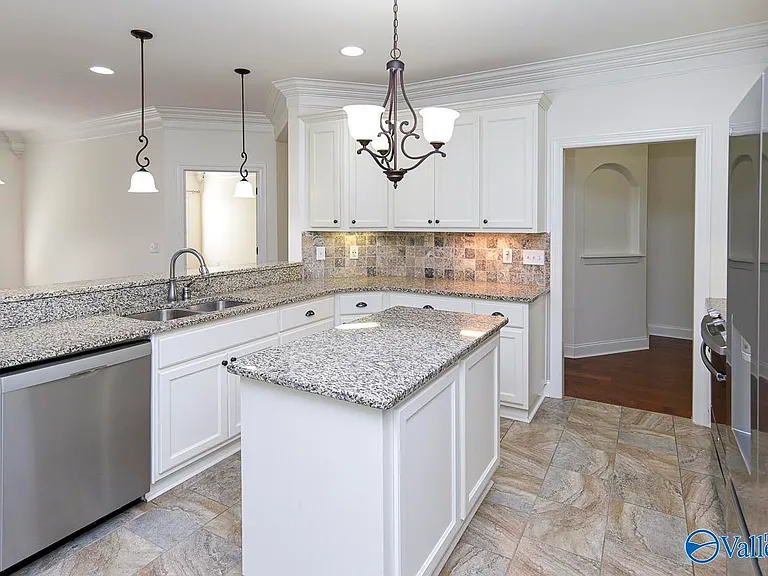 161 Huntsmen Ln — Photo 9