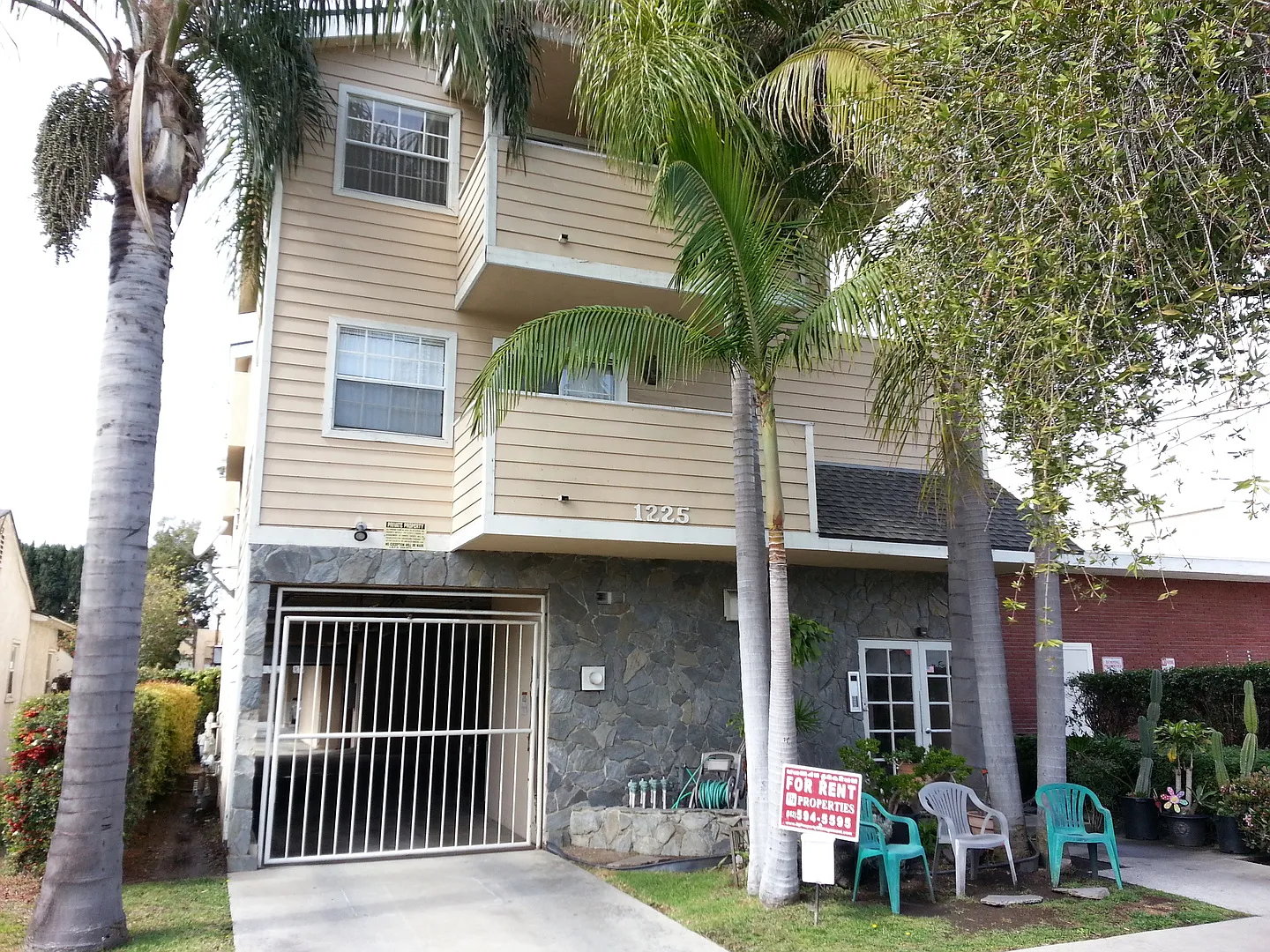 1225 Belmont Ave. — Photo 2