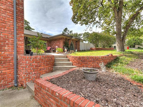 3rd image of 8028 NW 15th St