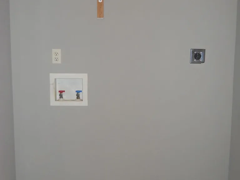 210 E Erie St #A-P — Photo 7