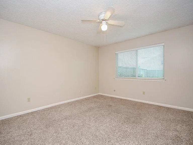2113 Georgetown St — Photo 24