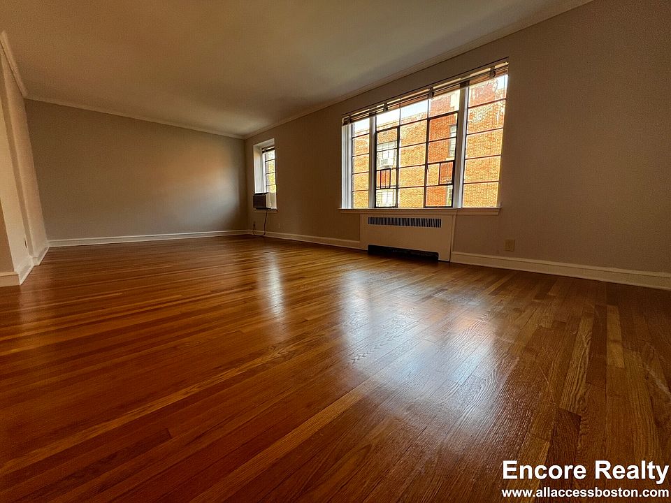 1st image of 89 Longwood Ave #5
