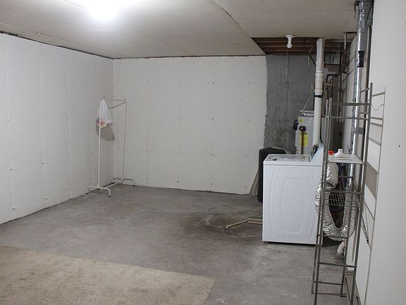 3rd image of 232-238 Buechner Dr #236