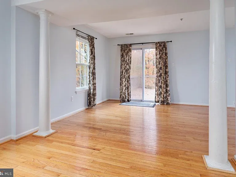 8110 Casey Ct — Photo 3