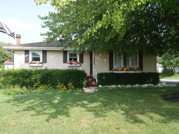 2735 Hart St, Dyer, IN 46311