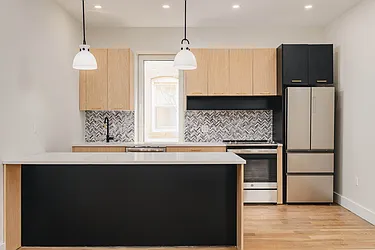 Rented by Space Link Realty