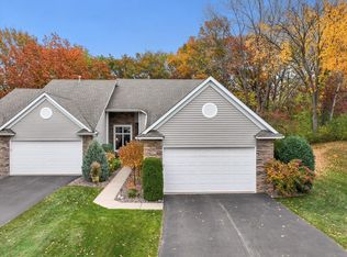 1062 Westcliff Ct, Shoreview, MN 55126