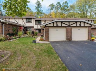 5324 Newport Dr, Lisle, IL