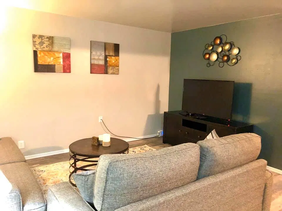 216 Liberty St - B — Photo 3