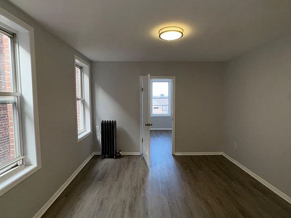 5th image of 433 Kennedy Blvd APT 44