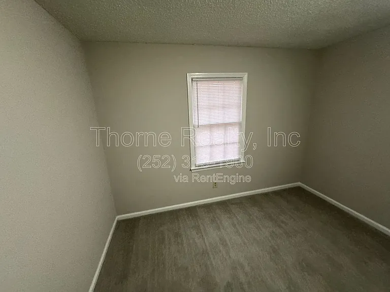2257 Sherwood Ave — Photo 14