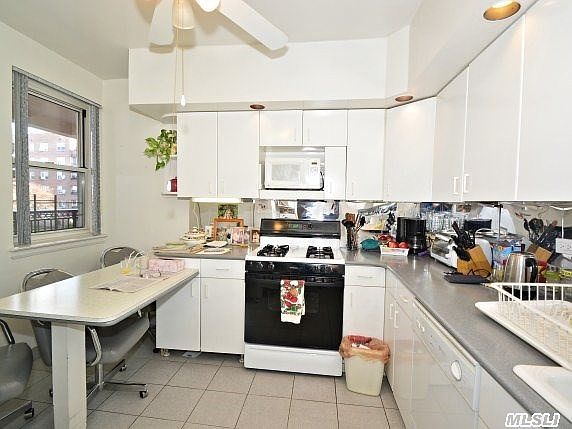 5th image of 162-21 Powells Cove Blvd #2C