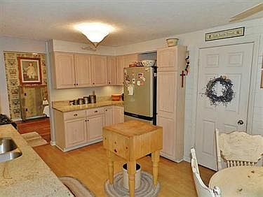 4th image of 1135 Acorn Dr