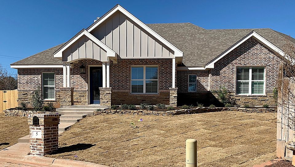 1st image of 5 Fairway Dr