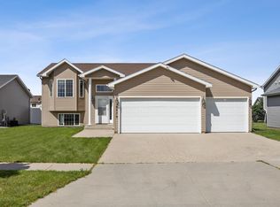 4239 16th St S, Moorhead, MN 56560