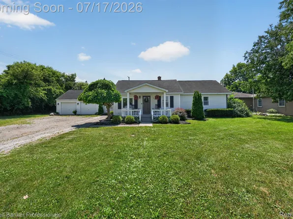 43 Hartley St, Lapeer, MI 48446