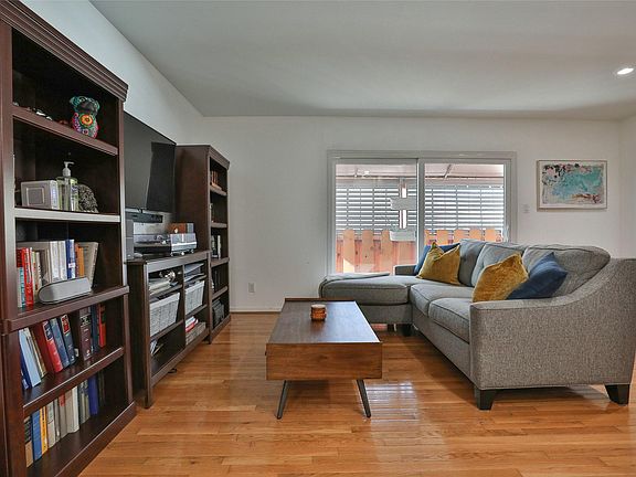 5th image of 2822 Briarhurst Dr APT 60