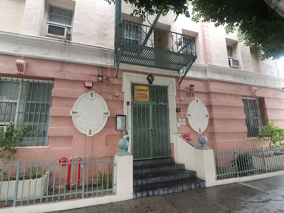1st image of 676 Shatto Pl APT 301