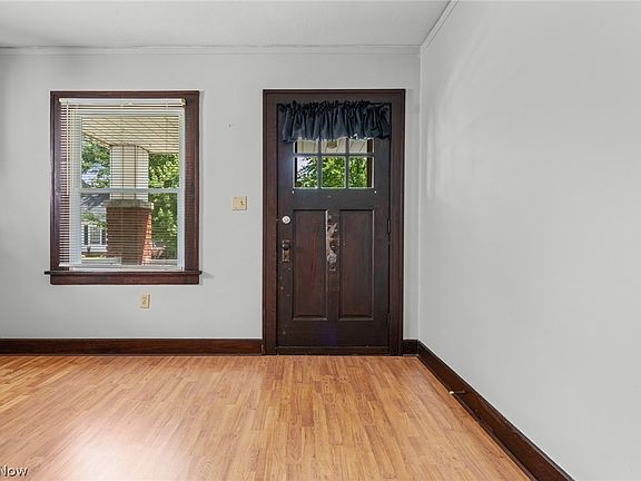 4th image of 14104 Carrydale Ave