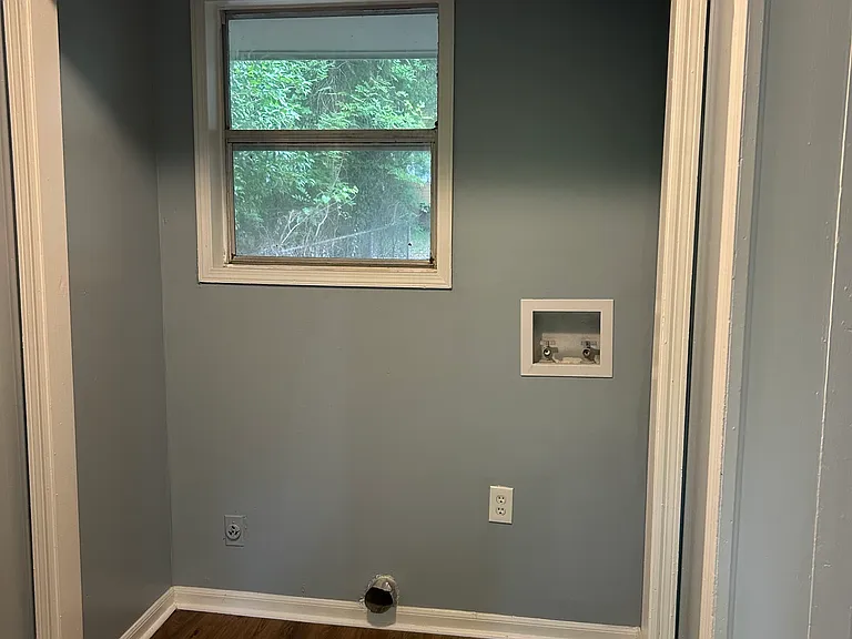 3221 Atkins Dr — Photo 13