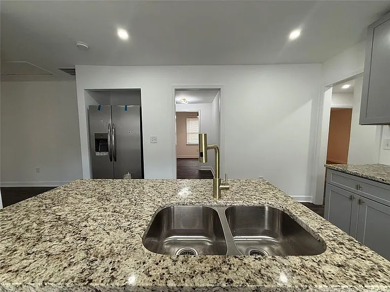 1040 Palmetto Ave SW — Photo 2