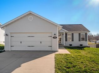 1112 Oakwood Ln, Waterloo, IL