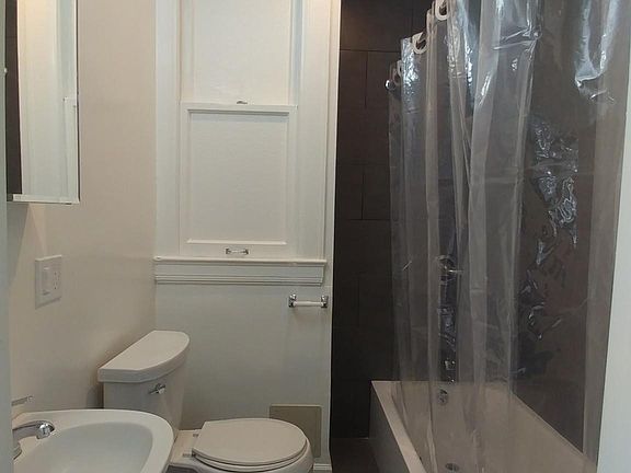4th image of 142 McAllister St #211