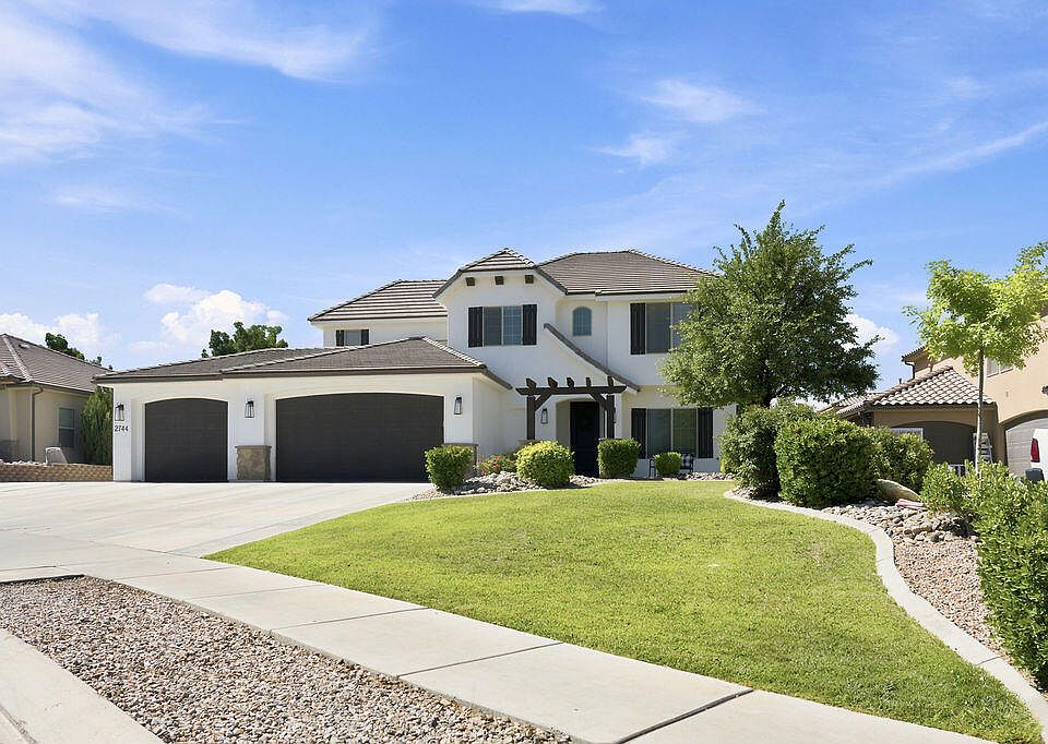 1st image of 2744 E Carmine Dr