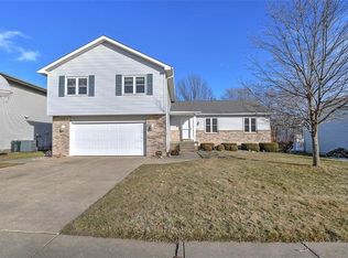 2612 Tanglewood Dr, Decatur, IL 62521