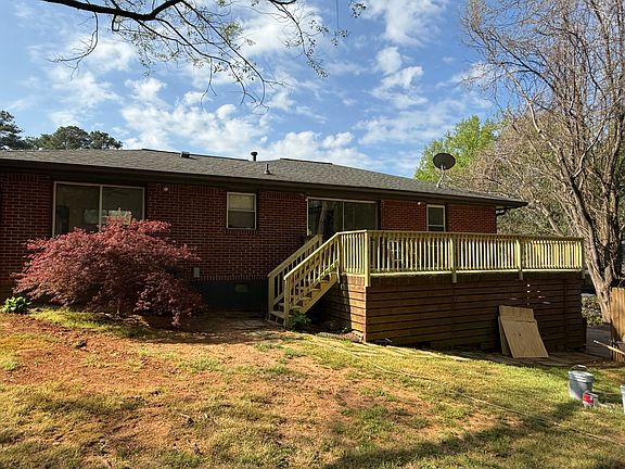 2nd image of 1071 Pinedale Dr SE